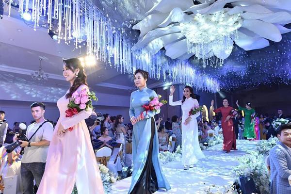 10 Bông sen vàng Happy Women vinh danh trong đêm tiệc Charming Lady Night-5