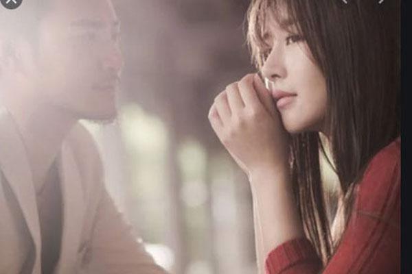 Vừa nhắm mắt hôn vợ tại đám cưới thì bị ăn ngay cái tát trời giáng-2