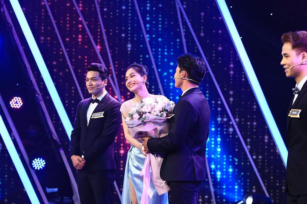 Nữ chính chuyển giới Người Ấy Là Ai sai nước cờ, chàng trai được chọn khóc nức nở-3