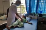 Đá bóng bị ngã, cậu bé 12 tuổi ở Đồng Nai bị liệt tứ chi-2