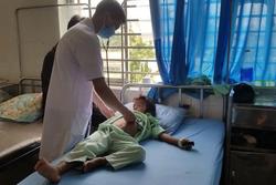 Lâm Đồng: Một học sinh tiểu học rơi từ tầng 2 trường học xuống đất chấn thương sọ não
