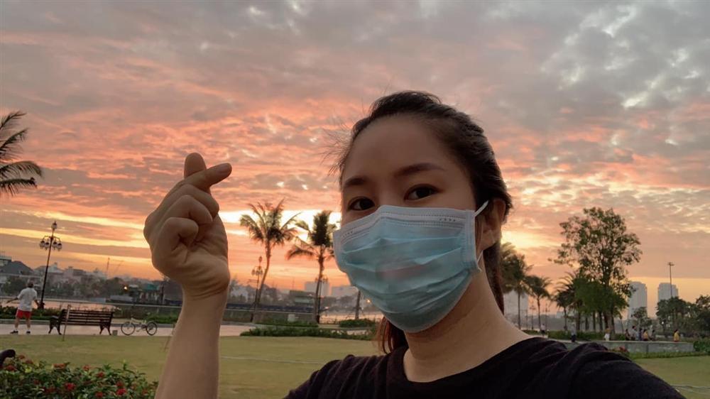 Về dáng thần tốc sau sinh, hội mẹ bỉm sữa showbiz có tuyệt chiêu gì mà lợi hại thế?-4