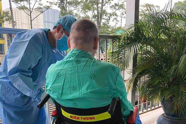 Cận cảnh máy bay đón 219 người lao động Việt Nam trở về từ Guinea Xích đạo-9