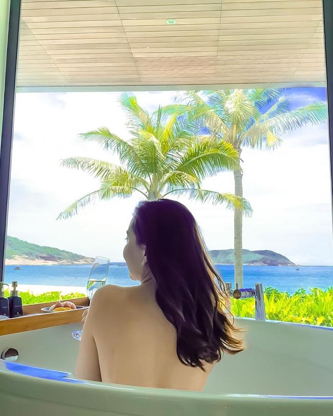 MC nổi tiếng VTV khoe ảnh lưng trần, người xem đứng ngồi không yên vì quá táo bạo-3