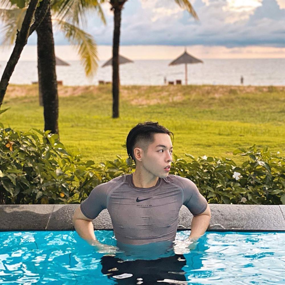 Gia đình Hoa dâm bụt có 3 chị em, body ai nấy sexy hết phần thiên hạ-10