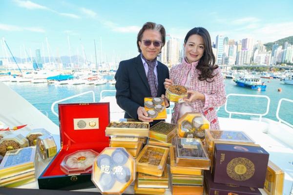 Đổi đời sau khi lấy tỷ phú, bà vợ của Vi Tiểu Bảo cố sinh quý tử dù đã U50-5