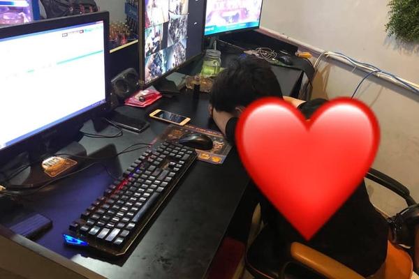 Phát hiện học trò ngủ gật trong giờ, thầy giáo có cách xử lý khiến cả lớp bò lăn ra cười-4