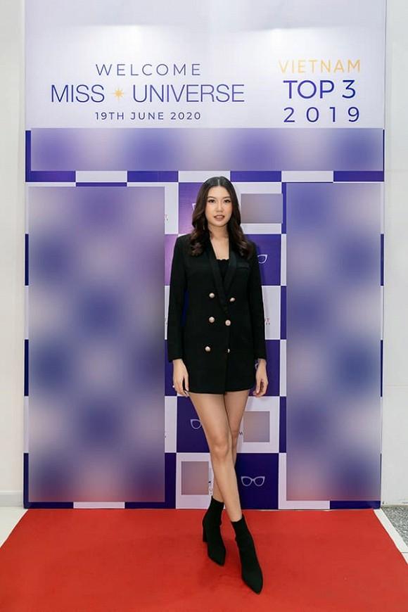 Giữa tin đồn bầu bí, Thuý Vân diện cả cây đen, không ngại khoe dáng toàn thân khi dự sự kiện-2