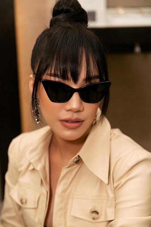 Giữa tin đồn bầu bí, Thuý Vân diện cả cây đen, không ngại khoe dáng toàn thân khi dự sự kiện-10