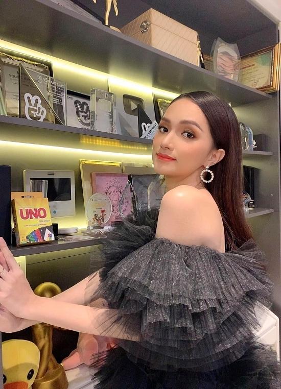 Gia tài của hoa hậu Hương Giang tuổi 29-9