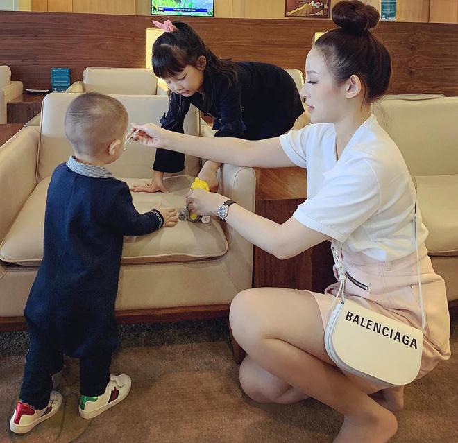 Mới 2 tuổi, quý tử khiến Huyền Baby lo sốt vó lên chức mẹ chồng sớm-2