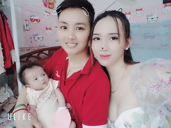 Con gái 1 tháng tuổi của người đàn ông đầu tiên sinh con ở Việt Nam càng lớn càng yêu-5