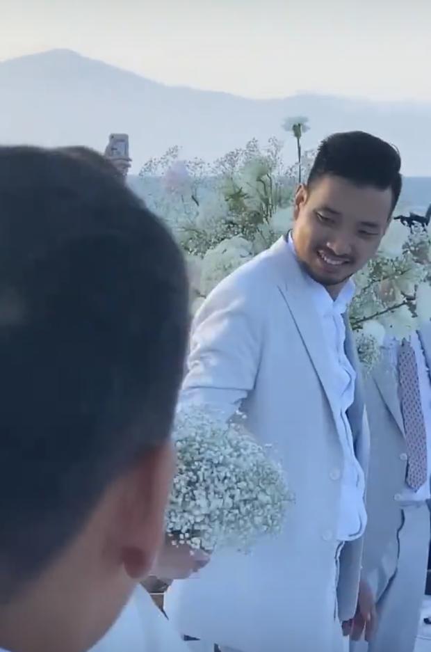 Cuối cùng ông xã đại gia Phanh Lee cũng lộ diện: Cực kì phong độ, ánh mắt nhìn vợ ngọt ngào phát ghen!-2