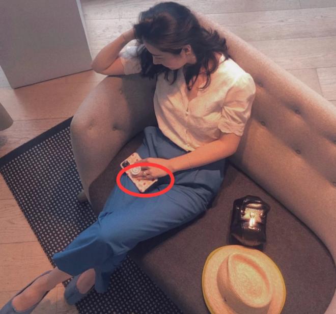 Nhân tình chủ tịch Taobao phủ nhận khóc trên livestream vì bê bối ngoại tình, vợ đăng vlog đáp trả với hàm ý: Hãy tu thân dưỡng tính!-7