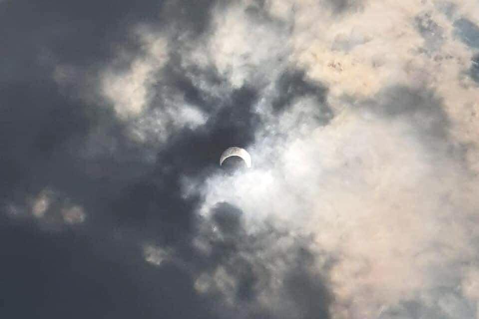 Nhật thực đang diễn ra trên khắp Việt Nam, 11 năm mới có 1 lần-12