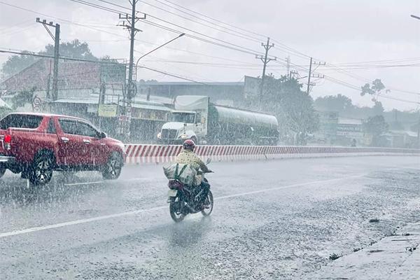 Nhật thực đang diễn ra trên khắp Việt Nam, 11 năm mới có 1 lần-14
