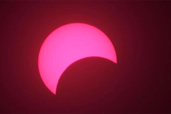 Nhật thực đang diễn ra trên khắp Việt Nam, 11 năm mới có 1 lần-8