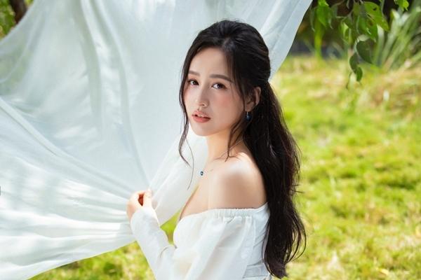 Mai Phương Thúy đính chính về chiều cao 1,86 m-3