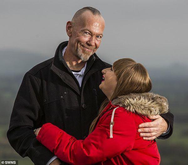 Lấy chồng U60 cô gái tiết lộ chuyện chăn gối hòa hợp, mỗi ngày để dành 6 tiếng để yêu-1