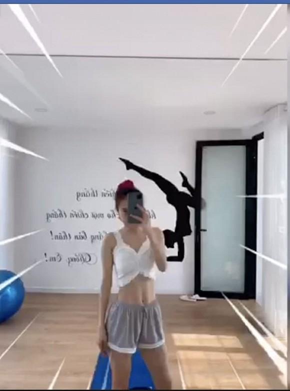 Nhã Phương tung clip một ngày làm việc, xem đoạn tập luyện mới hiểu vì sao thân hình chuẩn đến thế-2