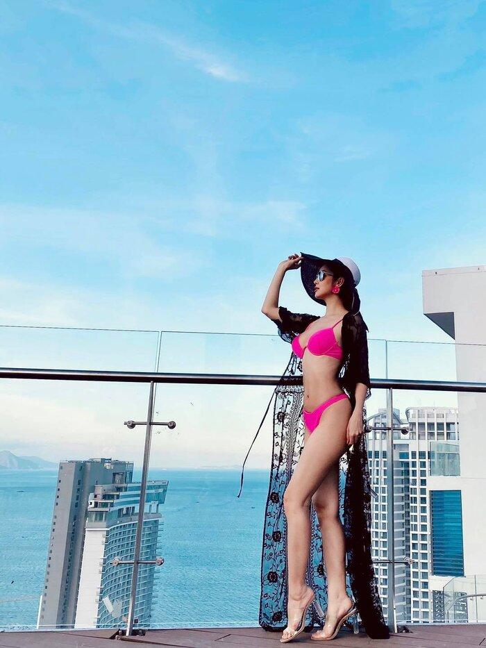 Jennifer Phạm mặc bikini khoe đường cong gợi cảm sau 5 tháng sinh con gái thứ tư-3