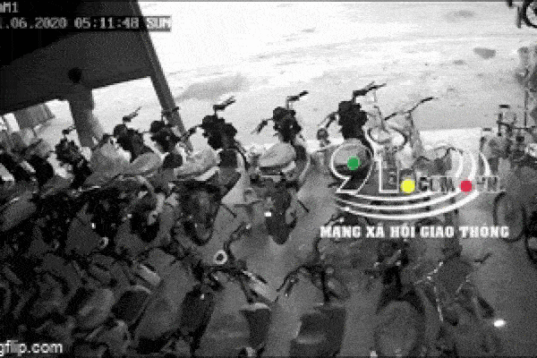 Bị CSGT Quảng Ninh dừng xe, người đàn ông tụt quần, chìa bộ phận nhạy cảm ra ăn vạ-5