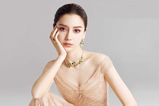 Video nhạy cảm của Angela Baby bị đăng web đen