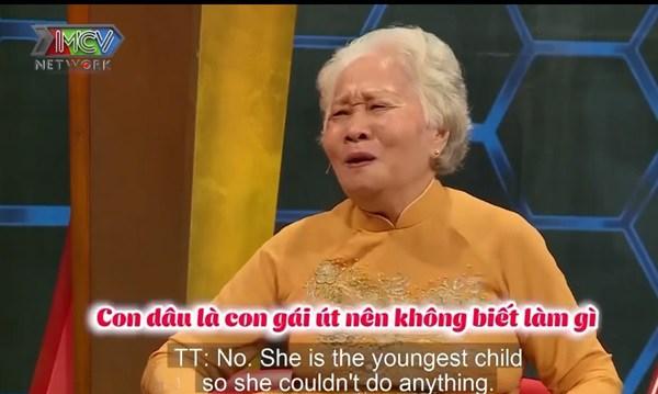 Mẹ chồng 82 tuổi vạn người thèm: Nuôi con dâu 4 tháng, giặt tã cho cháu đỏ 10 ngón tay-2