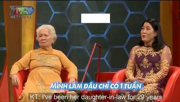 Mẹ chồng 82 tuổi vạn người thèm: Nuôi con dâu 4 tháng, giặt tã cho cháu đỏ 10 ngón tay-4