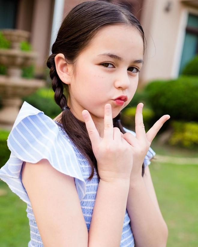 Bé gái được khen đẹp nhất Thái Lan 6 năm trước giờ ra sao-5