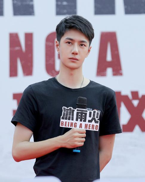 Vương Nhất Bác bị chê ánh mắt đờ đẫn, không thích hợp diễn vai cảnh sát trong Băng vũ hỏa-3