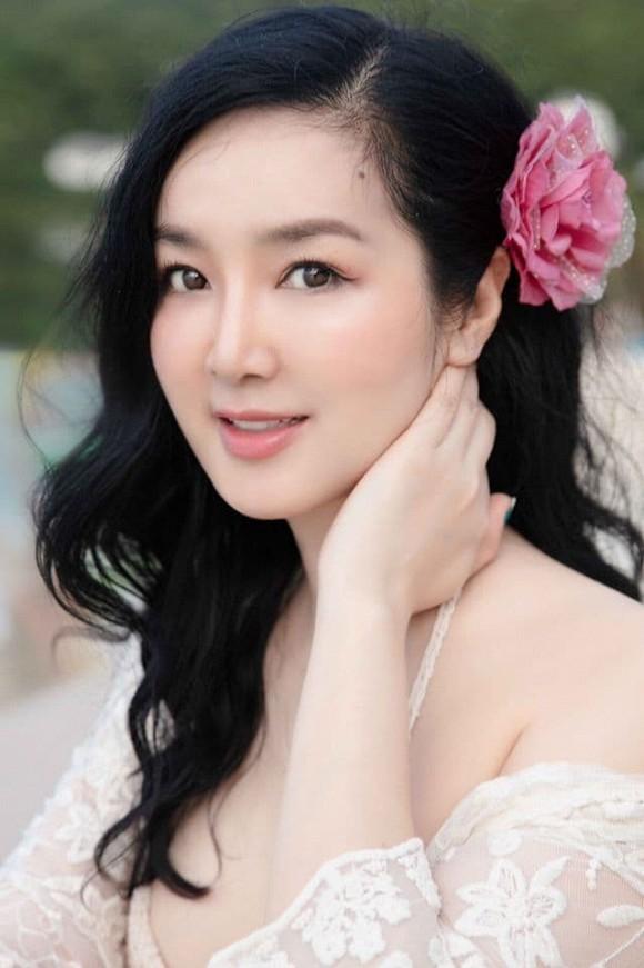 Body nuột nà của Hoa hậu Đền Hùng Giáng My khi diện bikini ở tuổi 49-3