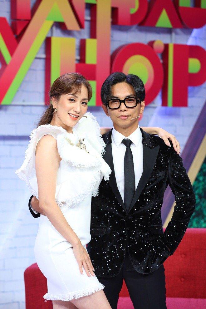 Chồng Khánh Thi suốt ngày nghe: Sao mày lấy vợ già thế, nó đào mỏ nhà mày đấy!-1