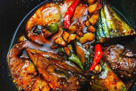 Thêm một bước này, kho cá đồng, cá biển kiểu gì cũng ngon, mùi tanh mất sạch