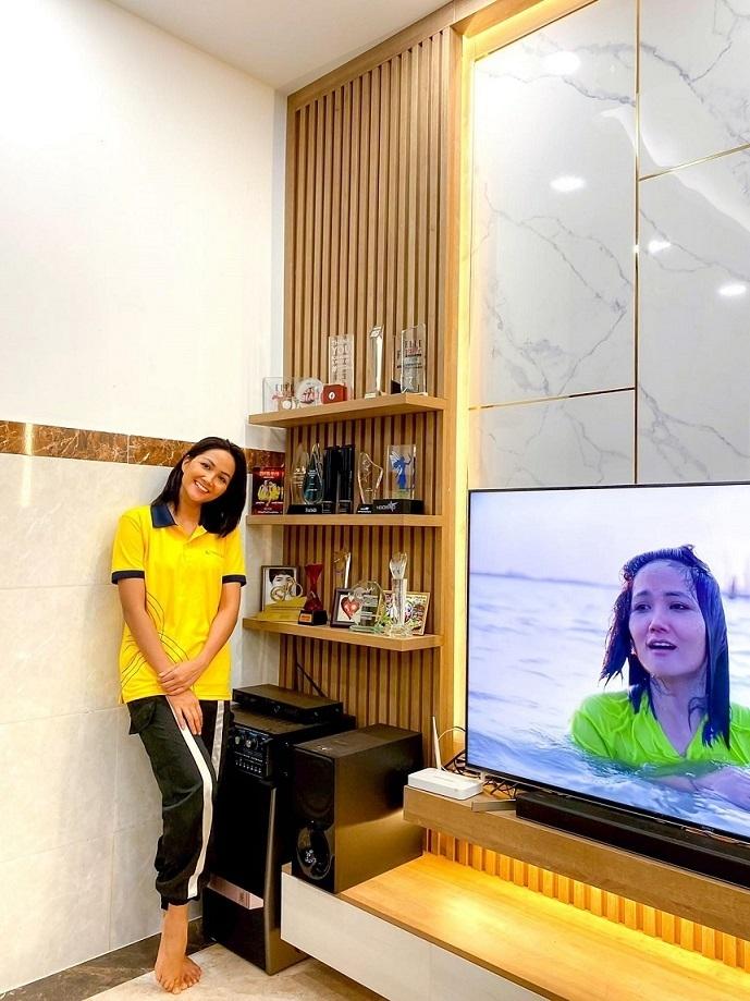 HHen Niê giữ lại thanh xuân cho mẹ khi cải tạo nhà cấp 4 thành biệt thự tiền tỷ-2