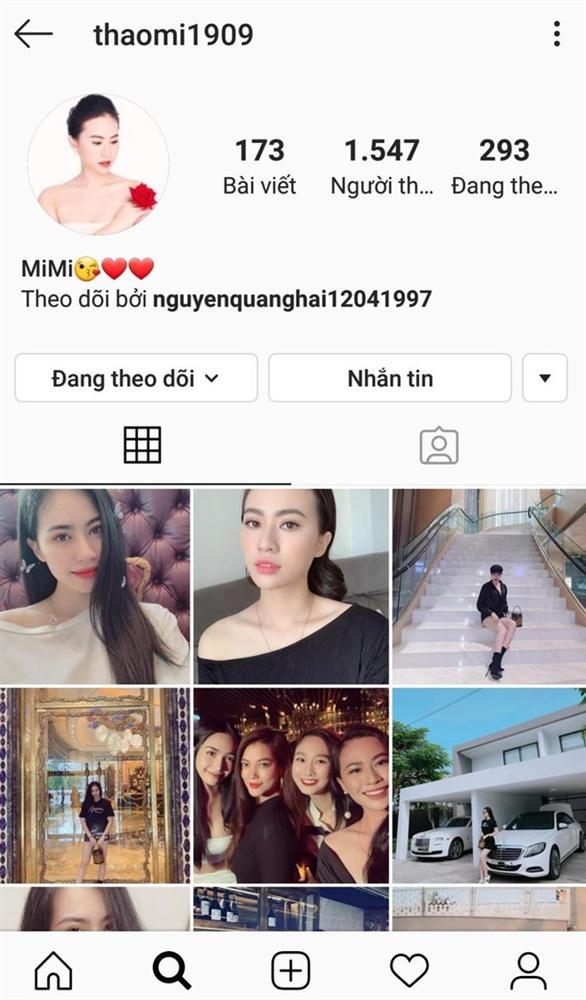 Cụ thể, trong số 56 người được anh nhấn nút follow trên trang Instagram, có một tài khoản tên M.T của Thảo Mi liên tục được cầu thủ mang áo số 19 