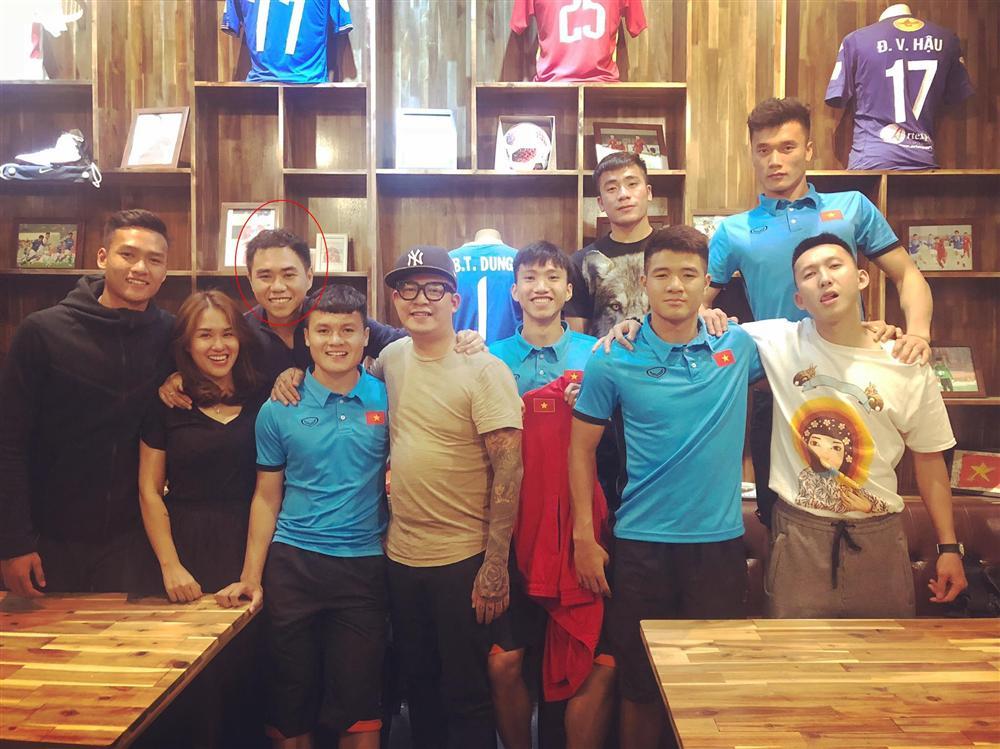 Anh Tẹo trong đoạn tin nhắn giúp Quang Hải check hàng gái xinh là ai?-2