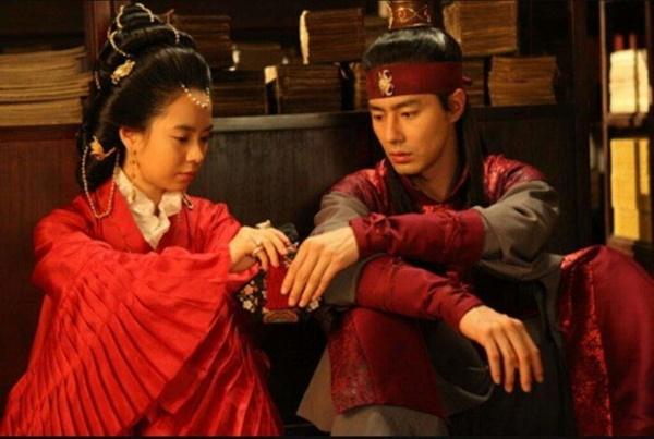 Song Ji Hyo - Từ nữ cường của Running Man đến nữ hoàng phòng vé hậu COVID-19-8