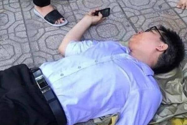 Cán bộ phường bị đánh bất tỉnh trên đường đi đón con-1