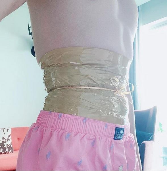 Vừa gây lú với hình tượng giả gái giống chị Mỹ Tâm, Quang Trung lại khoe ảnh cài hoa tắm bể ướt át-5