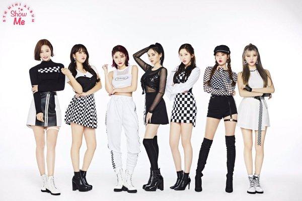 Momoland ký hợp đồng với công ty ICM Partners, chuẩn bị tiến ra thị trường quốc tế.  Trước đó, công ty này cũng ký hợp đồng với 2 thần tượng Kpop là Chung Ha và Ha Sung Woon.