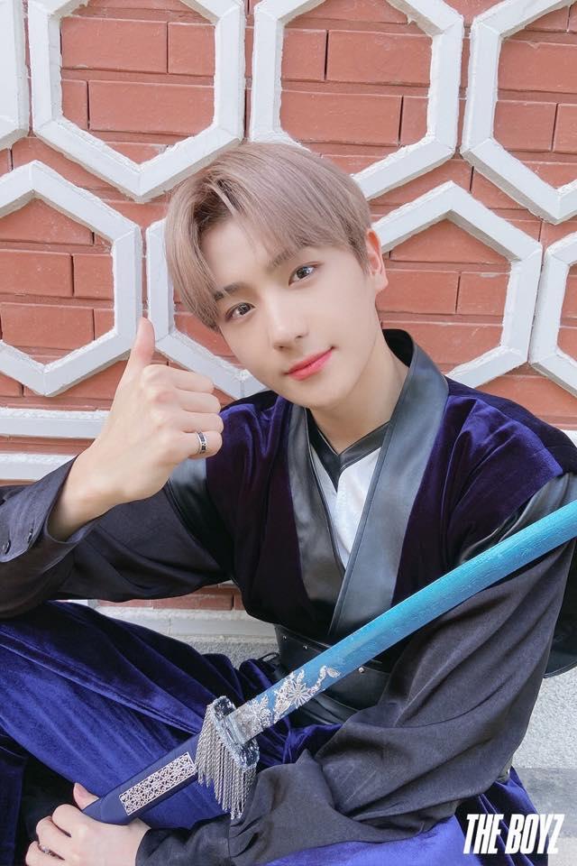 Visual nam idol Kpop nóng rẫy trên mạng xã hội, từ bé đến lớn chưa biết xấu là gì-8