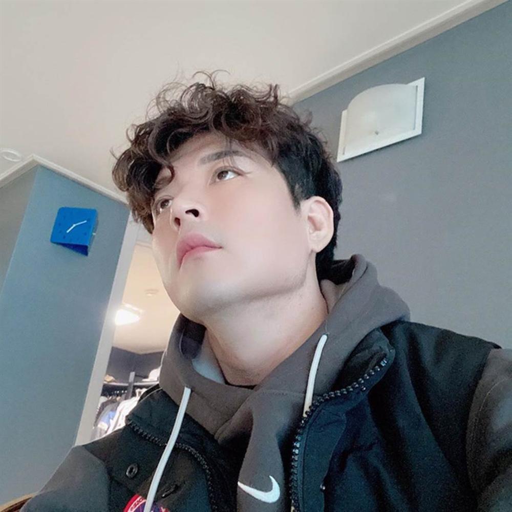 Nam ca sĩ giảm 31 kg vì không muốn chết ở tuổi 40-11