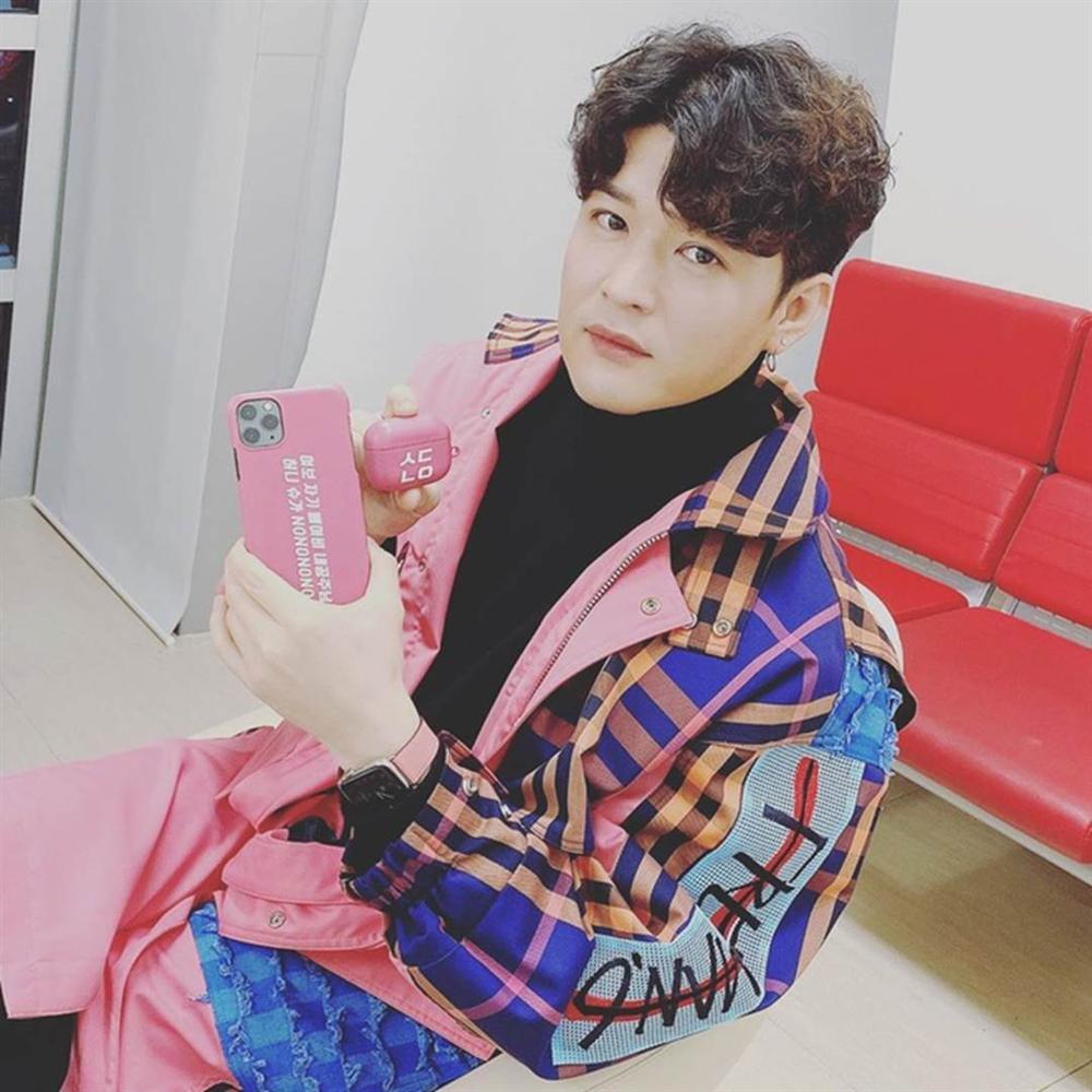 Nam ca sĩ giảm 31 kg vì không muốn chết ở tuổi 40-12