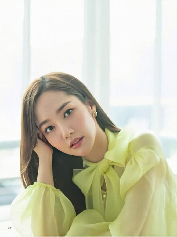 Học Park Min Young cách diện đồ với tông màu nổi cực xinh mà không bị quê-5