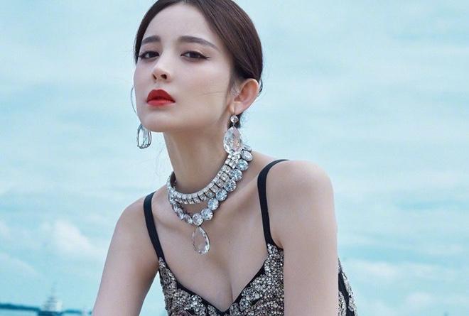 Cổ Lực Na Trát bị phát hiện hàng ngày rửa mặt sai cách-2