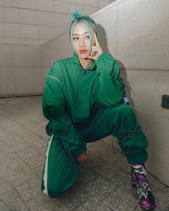 Quỳnh Anh Shyn thích mặc bikini, váy áo đồng điệu với màu tóc-6