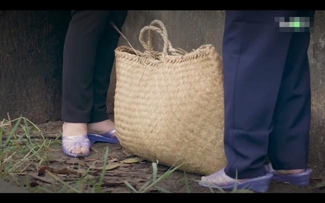 Gạo nếp gạo tẻ phần 2 tập 5: Thót tim với màn trốn viện gây tai nạn của Thúy Ngân-4