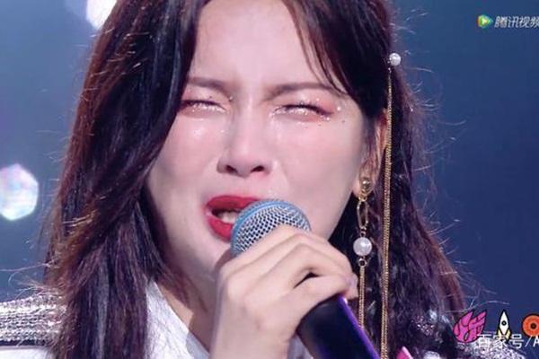 3 idol Trung Quốc bất tài vẫn nổi đình đám nhờ ô dù nâng đỡ-8