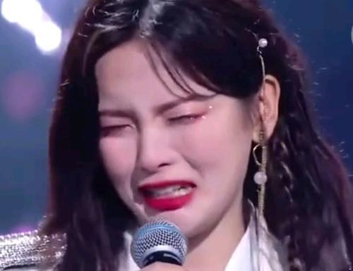 Dương Siêu Việt khóc ngất: Tôi làm gì cũng kém, chỉ cãi nhau với sếp là giỏi nhất-3